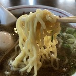 ラーメンハウス青木  - モッチリ中太縮れ麺