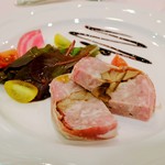 Koyu Club Karuizawa Salon - ポルチーニ・信州茸のパテ　蓼科のベビーリーフを添えて