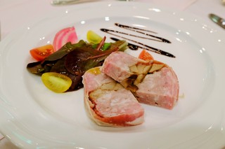 Koyu Club Karuizawa Salon - ポルチーニ・信州茸のパテ　蓼科のベビーリーフを添えて