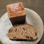 sincere - ”しんしあ”ロゴのブリオッシュと洋栗の食パン