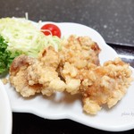中華工房五色園 - 2016年8月　カラアゲ定食の唐揚げ。メインというにはちょっと寂しいな～(´Д｀)