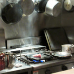 グリルグリーン - フルオープンキッチン。カウンターのみ。