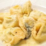 ラ スフォリーナ - メニューピッコロ<平日限定> 1400円 のリコッタチーズとほうれん草を詰めたトルテッローネ