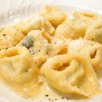 ラ スフォリーナ - メニューピッコロ<平日限定> 1400円 のリコッタチーズとほうれん草を詰めたトルテッローネ