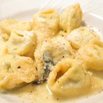 ラ スフォリーナ - メニューピッコロ<平日限定> 1400円 のリコッタチーズとほうれん草を詰めたトルテッローネ