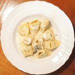 ラ スフォリーナ - メニューピッコロ<平日限定> 1400円 のリコッタチーズとほうれん草を詰めたトルテッローネ