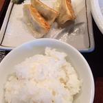 喜来家 - 餃子+小ライスセット200円（税別）