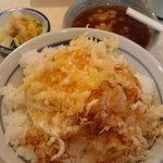 ”玉子ランチ”まずはお新香と天つゆと共に登場