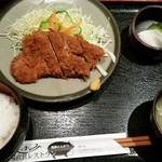 とんふみ - とんふみのとんかつ定食☆