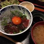 生しらすと漬けまぐろユッケ丼