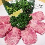 聖幸苑炭火焼肉 - 料理写真: