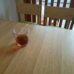 カラクサヤ - 真新しいテーブル席