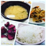 波止場食堂 山下中華店 - 焼きサンマ定食のおかず