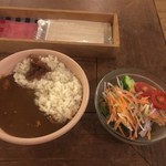 ボンベイバザー - ハーフサイズのチキンカレー