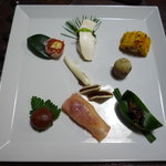 旅舎右馬允 - 八寸（松茸寿司、大鹿産の玉蜀黍、蜂の子、柿チーズ、栗の渋皮煮など）