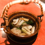 よろにく - 松茸の土瓶蒸し