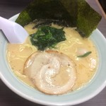 横浜家系ラーメン 魂心家 静岡店 - 豚骨醤油ラーメン