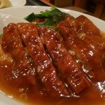 同福飯店 - パイコー飯です。五香粉の代わりにカレー粉使っているみたい。