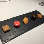 別注文したデザート、350円税込。可愛らしいビジュアル♪