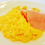 Koyu Club Karuizawa Salon - 朝食のスクランブルエッグ