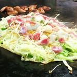 手毬 - ジャンボサイズ　拡大　　奥のウインナーは別料金です。