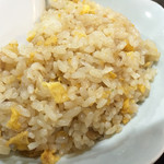 手作り中華 鳳凰 - 半チャーハンはオーソドックス
