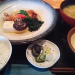 旬彩 花咲きババ - 日替りランチ 880円 デザート付き
