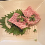 黒毛和牛とろタタキ