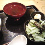 Hotaru - サラダと鶏スープ（とろろ昆布入り）とミニシュークリーム付き