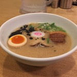 カーザ ルカ - ラー博は俺の社員食堂。  ミニキソグとんこつラーメソ！  なるとがキュート♡
