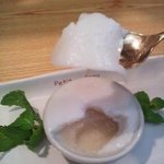 ロムアロイ - 「カノムトゥアイ」：ココナッツミルクの自然な甘さがホッとするお猪口大のデザート