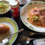 洋っ定屋 - 生ハムと小えびとブロッコリーのトマトソースパスタ