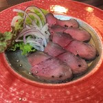 Shunsai Shuraku Megumiya - 鹿もも肉の低温ロースト