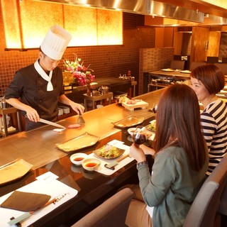 最高の素材を職人技でお客様の目の前で焼き上げます。