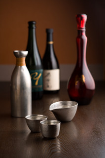 h Gim Ban - こだわりの最上の錫酒器は大阪・能登などの職人の打ち出し品　お酒の口当たりは違います！