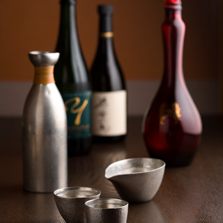 全国から錫の酒器を集めました。贅沢な味わいをぜひ！