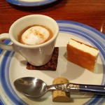 マッシュルームのカプチーノ仕立てとリコッタチーズ    