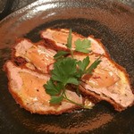 とんかつ マンジェ - フォアグラとんかつ
      こちらもワインとの相性◎