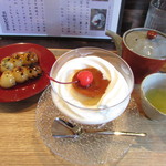 福茶庵 - プリンサンデーとみたらし団子と煎茶
