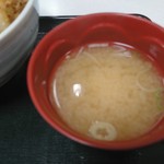 駒ヶ岳サービスエリア（下り） フードコート - 信州味噌の親子丼（味噌汁）