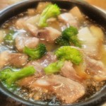 肉×農家野菜のビストロ サニーズテーブル - 生メカジキとアンチョビのアヒージョ