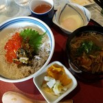 Okumontogorufukurabu - しらす丼となめこ蕎麦