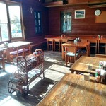 レストランウッドペッカー - 店内