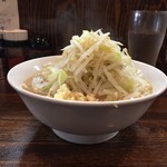 普通豚無し650円カラメニンニク？