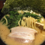 横浜家系ラーメン 三ノ宮商店マックス - 