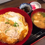 小春食堂 - かつ丼(800円)