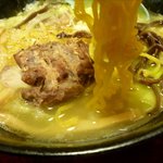 塩らーめん SOUL☆ソルト - テール塩ラーメンの麺