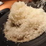 ニクスペシャリテ・マクラ - 「肉屋の肉パスタ」
      チーズたっぷりで中が見えません。笑。
      