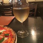 Pizzeria Romana Gianicolo - 白ワイン たっぷりと。