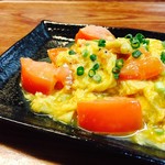 C's Dining EN - 香港醤油の香りが食欲をそそるトマトの卵炒め